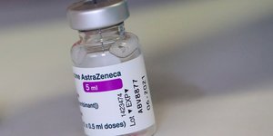 Coronavirus: des vaccins astrazeneca produits en grande-bretagne expedies en australie, rapporte la presse