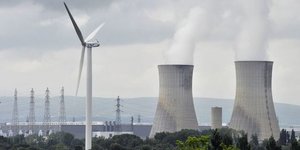 éolienne + nucléaire