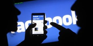 Facebook surevalue les donnees de vision des publicites, selon un analyste