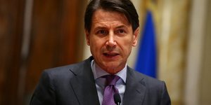 Giuseppe conte peine a former son gouvernement en italie