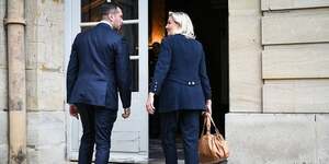 Jordan Bardella et Marine Le Pen avant leur rencontre avec FranCois Bayrou, A Paris, le 2 septembre.