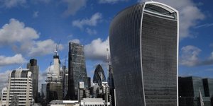 La city revoit a la baisse les delocalisations avec le brexit