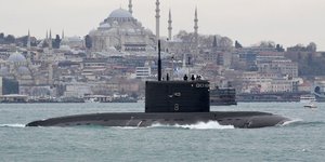 La turquie ne peut empecher les navires de guerre russes d& 39 acceder a la mer noire, dit le ministre turc des affaires etrangeres