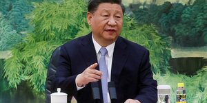 Le president chinois xi jinping lors d& 39 une reunion dans le grand hall du peuple a pekin