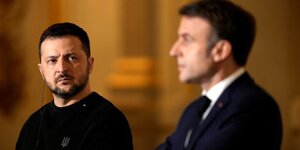 Le president francais emmanuel macron et son homologue ukrainien volodymyr zelenskiy assistent a une conference de presse a l'elysee