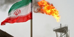 Les exportations iraniennes de petrole continuent de chuter