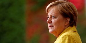 Merkel salue le discours de macron, veut discuter des details