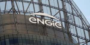 Photo d& 39 archives du logo d& 39 engie sur un immeuble dans le quartier des affaires de la defense a paris