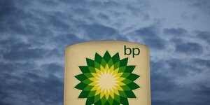 Photo d'archives du logo de british petrol bp a pienkow, en pologne