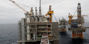 Vue de plateformes offshore du champ petrolier de la compagnie equinor en mer du nord