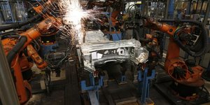 Zone euro: baisse plus marquee qu'attendu de la production industrielle